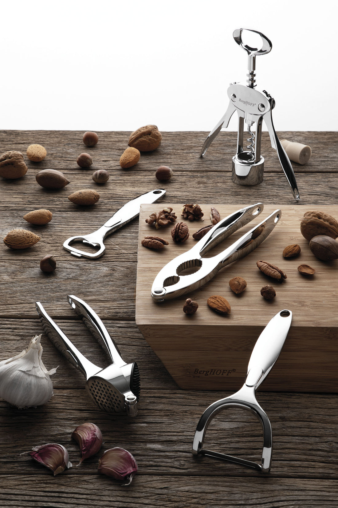 BergHOFF Garlic Press - Zinc Alloy Design with Large Capacity and Easy-Clean Surface